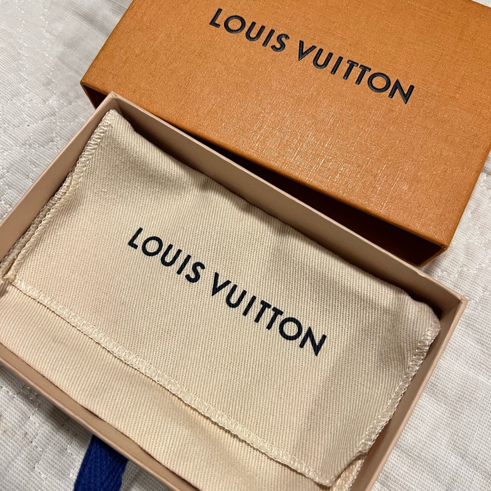 Louis Vuitton gift box ( authentic)